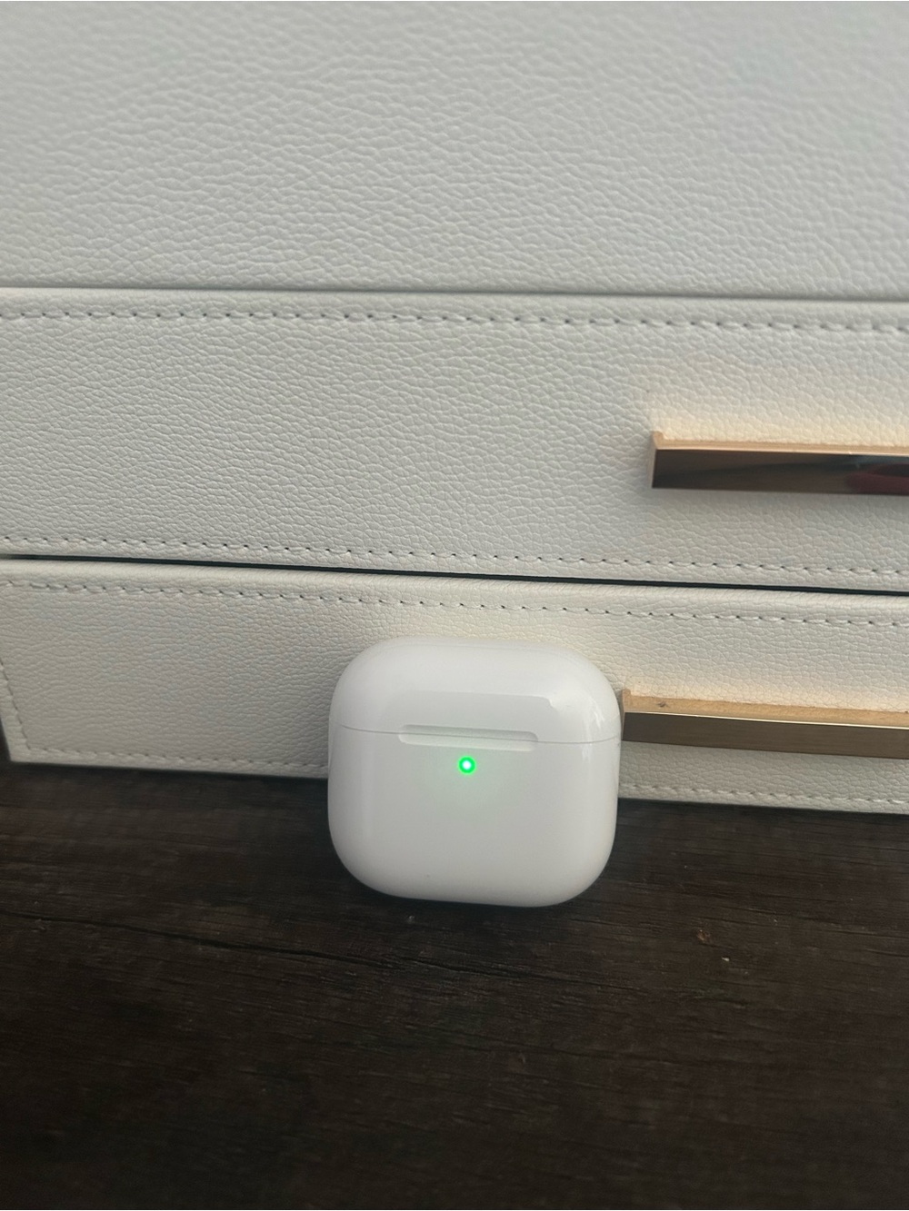 Apple AirPods 4th genuinely
